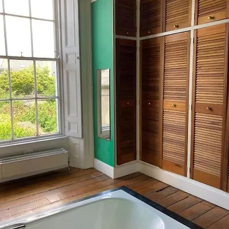 Family In The Heart Of Szálloda *