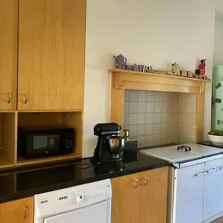 Family In The Heart Of Hotel *