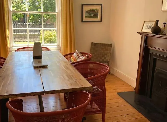 Family In The Heart Of * Dublin